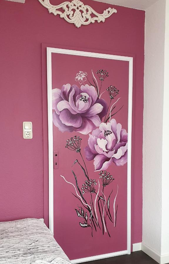 Apartment Bayreuth, Grosse Ferienwohnung Im Haus Mit Kunst, 3 Schlafzimmer, Kueche, Parkplatz Luaran gambar