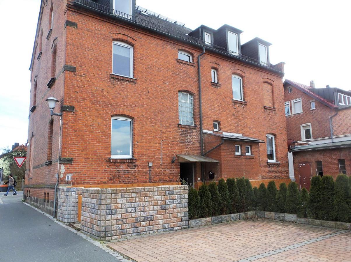 Apartment Bayreuth, Grosse Ferienwohnung Im Haus Mit Kunst, 3 Schlafzimmer, Kueche, Parkplatz Luaran gambar