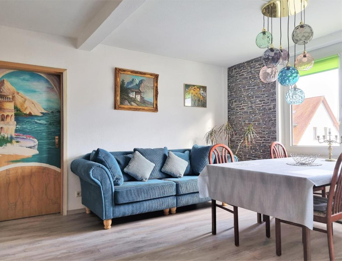 Apartment Bayreuth, Grosse Ferienwohnung Im Haus Mit Kunst, 3 Schlafzimmer, Kueche, Parkplatz Luaran gambar