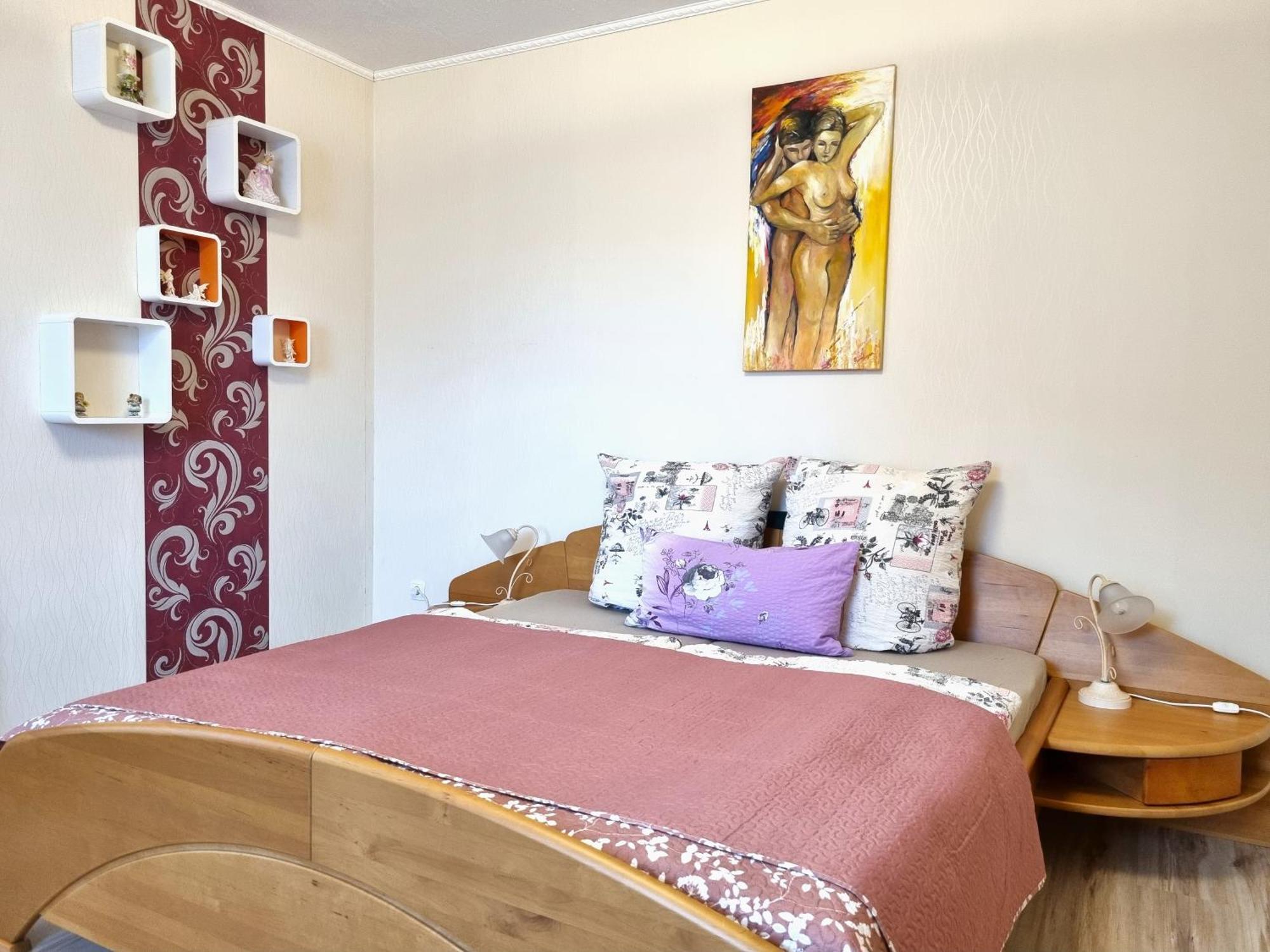 Apartment Bayreuth, Grosse Ferienwohnung Im Haus Mit Kunst, 3 Schlafzimmer, Kueche, Parkplatz Luaran gambar
