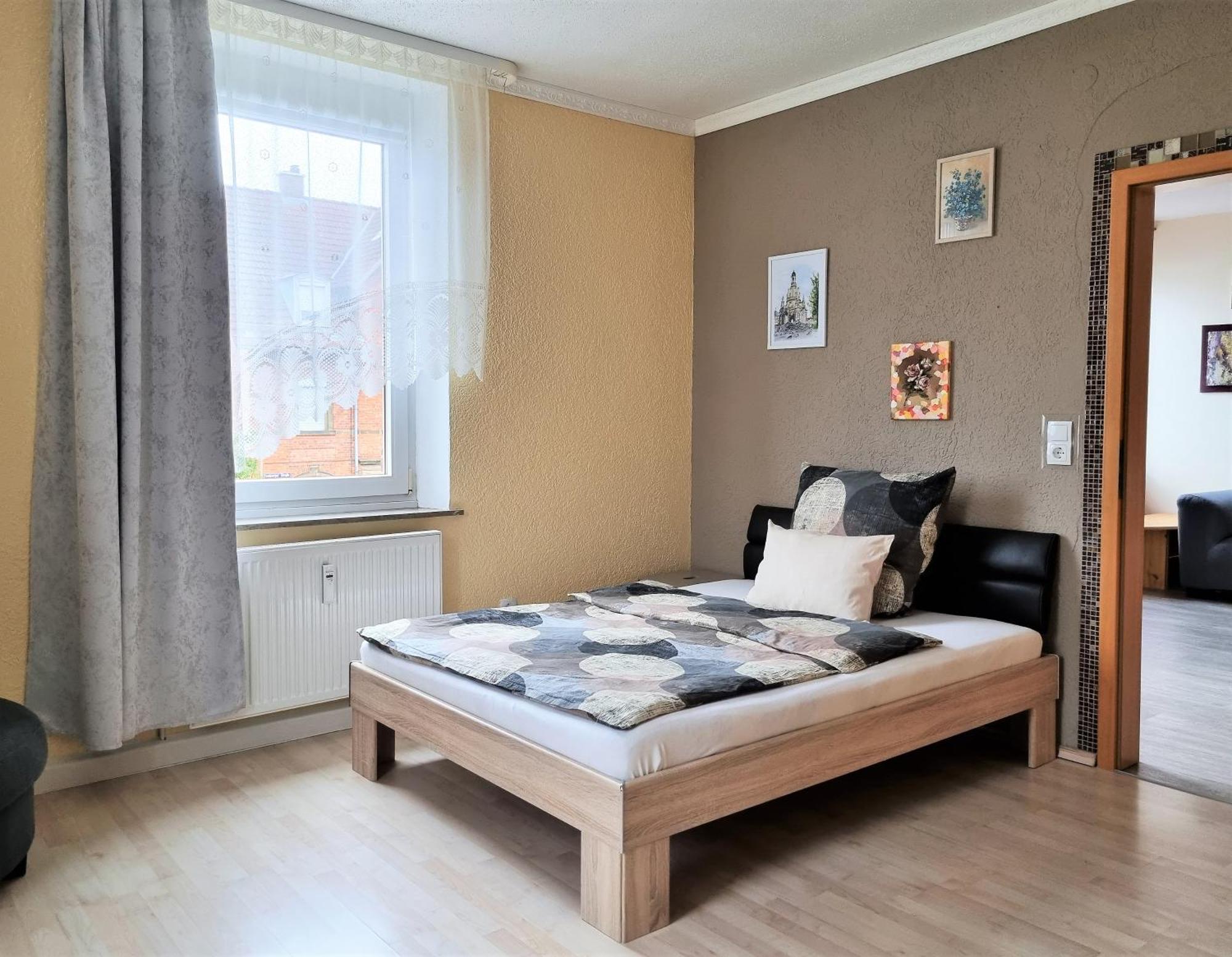 Apartment Bayreuth, Grosse Ferienwohnung Im Haus Mit Kunst, 3 Schlafzimmer, Kueche, Parkplatz Luaran gambar